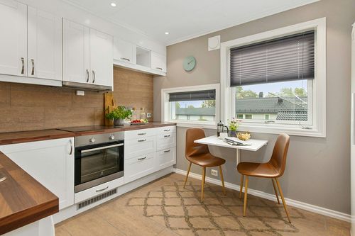 Dynamic Rugs Rug, 7'5" x 10'6", White/Silver in Wood and White Small Kitchen