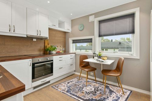 L'Baiet Lara Blue Oriental 4 ft. x 6 ft. Area Rug in Wood and White Small Kitchen