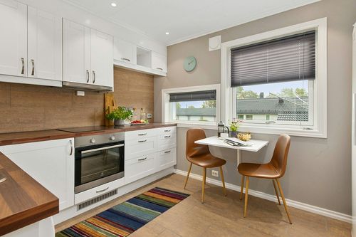 ‎Contemporary ‎Stain Resistant, Fade resistant, Durable, Washable Rug in Wood and White Small Kitchen