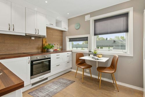 Loloi Amber Lewis x Georgie Moss/Bark 2'-3" x 3'-9" Accent Rug in Wood and White Small Kitchen