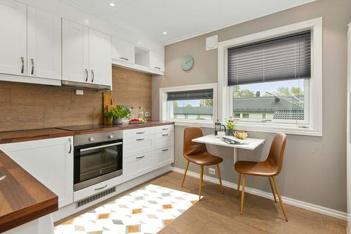 Eroyat Modern Minimalist Fresh Geometric Lattice Area Rug in Wood and White Small Kitchen