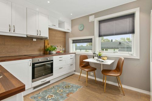 ‎Radiant Grey ‎Fade and Stain Resistant Non Slip Washable ‎‎Area Rug in Wood and White Small Kitchen