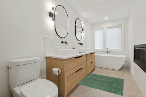 Safavieh August Shag Rug Collection AUG200Y - Green - 4' x 4' Square in Scandinavian Neutral bathroom