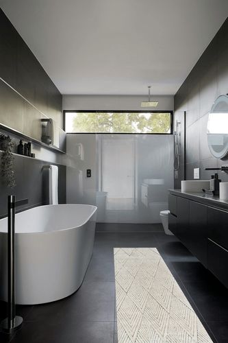 CosmoLiving by Cosmopolitan Chanai CN30A Alabaster Geometric Contemporary Area Rug, 2'0"x8'0" in Black Modern Bathroom