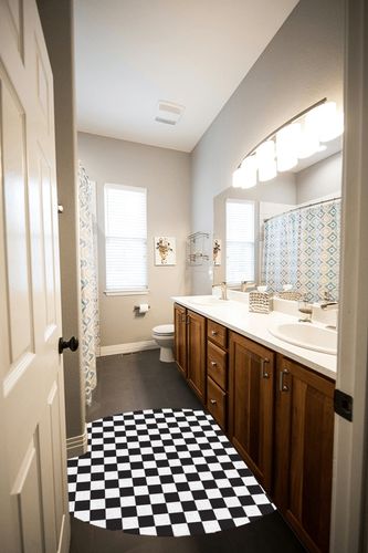 Olivefox Round Area Rugs Modern Black and White Checkered Lattice Pattern Super Soft Indoor Stain-Proof Carpet Floor Mat Anti-Skid Runner Rugs for Home Living Room, Bedroom, Dining Room, 4 Feet in Wooden and Grey Bathroom