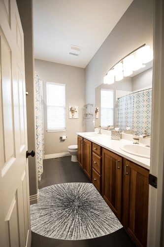 Abstract Black/Ivory Area Rug Wrought Studio Rug Size Round 4' in Wooden and Grey Bathroom