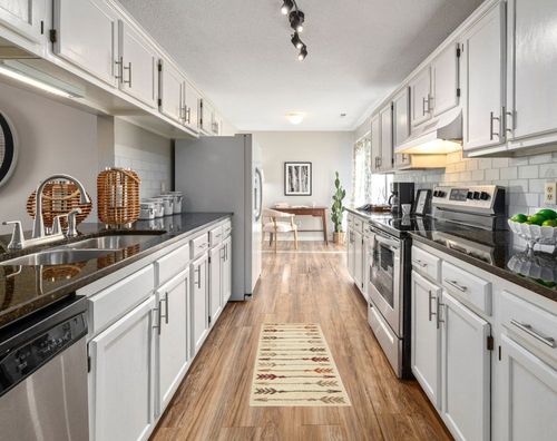 Unique Loom Autumn Arrow Area Rug - 2' x 6' Runner - Beige in White Traditional Kitchen