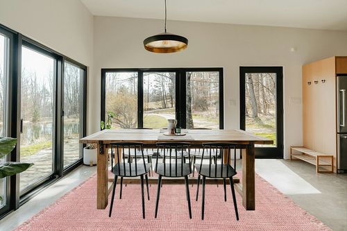 nuLOOM Daniela Farmhouse Chunky Jute Area Rug, 8x10, Baby Pink in Scandinavian Dining Room with Rectangular Table