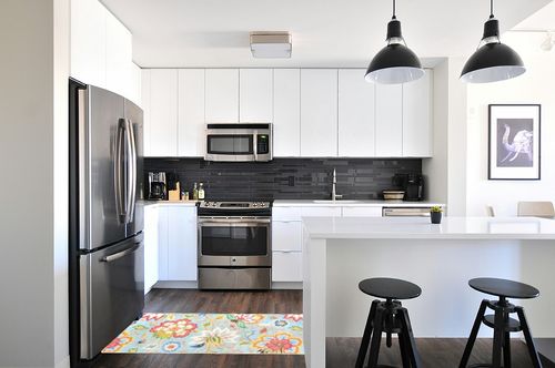 Beeiva Washable Kitchen Runner Rug, 2x8 Colorful Modern Plant Floral Runners for Hallways with Rubber Backing, Runner Rugs for Hallway 2x8 Rugs for Entryway Kitchen Runner Rugs Non Skid Washable in White and Black Modern Kitchen