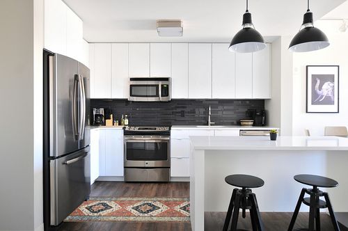 Beeiva Washable Runners for Hallways, 2x6 Vintage Tribal Medallion Bathroom Kitchen Runner Rugs with Rubber Backing, Boho Runner Rug for Hallways Bedroom Entryway Laundry Room in White and Black Modern Kitchen