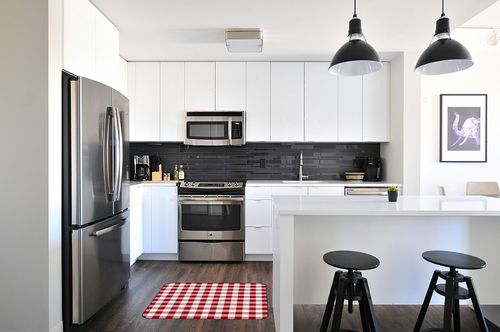 Seven Roses Farmhouse Red Plaid Area Rugs for Living Room, Large Indoor Outdoor Area Rug Washable, Rustic Red White Checkered Kitchen Runner Carpet Floor Mats Throw Accent Rugs for Bedroom 2'x3' in White and Black Modern Kitchen