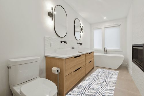 nuLOOM Rosanne Transitional Striped Runner Rug, 2' 6" x 10', Blue in Scandinavian Neutral bathroom