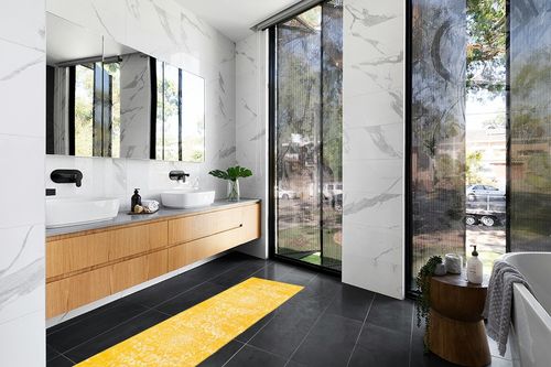 Rugs.com Arlington Collection Rug – 6 Ft Runner Yellow Medium-Pile Rug Perfect for Hallways, Entryways in Modern Black Tiled bathroom