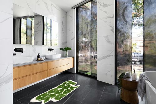 You Look Good Bath Mat Rug Bathroom Rug Aesthetic Apartment Decor Funny Cute Water Absorption Non Slip Carpet Super Soft Microfiber Shower Room (Green Rug, 21 x 25 in) in Modern Black Tiled bathroom