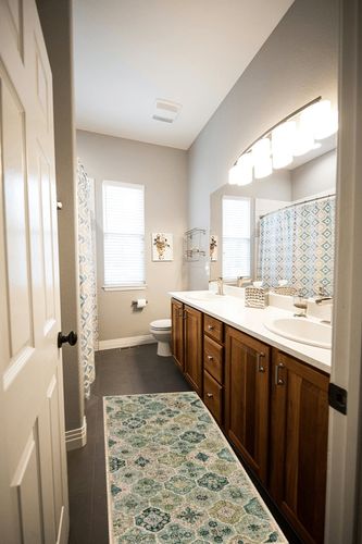 Beeiva Medallion Laundry Room Rug, 2x5 Green Kitchen Runner Rugs Non Skid Washable, Floral Small Bedside Porch Rug Machine Washable Rug for Entryway Bedroom Kitchen Rugs Farmhouse Style in Wooden and Grey Bathroom