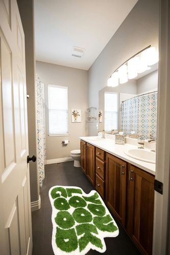 You Look Good Bath Mat Rug Bathroom Rug Aesthetic Apartment Decor Funny Cute Water Absorption Non Slip Carpet Super Soft Microfiber Shower Room (Green Rug, 21 x 25 in) in Wooden and Grey Bathroom