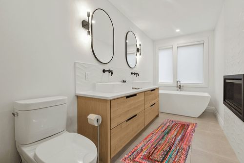 Multi Farmhouse Braided Kitchen, Bedroom, Living Room, Hallway, Dining Room Area Rug in Scandinavian Neutral bathroom