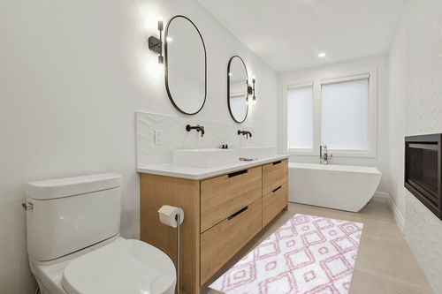 nuLOOM Iola Geometric Shag Runner Rug, 2' 8" x 8', Pink in Scandinavian Neutral bathroom