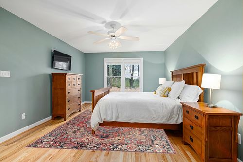 Artistic Weavers Reeta Printed Medallion Area Rug,7'6" x 9'6",Bright Red/Wheat in Teal and Orange Wood Bedroom
