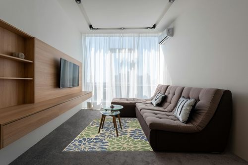 JONATHAN Y SMB110B-5 Zinnia Modern Floral Textured Weave Indoor Outdoor Area-Rug Bohemian Coastal Easy-Cleaning Bedroom Kitchen Backyard Patio Non Shedding, 5 X 8, Navy/Green in Grey Living Room with Brown Couch