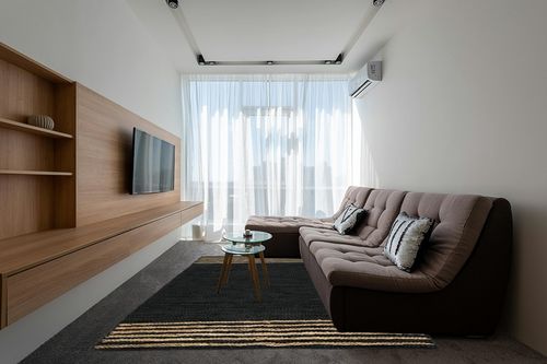 GRUHUM Jute Area Rugs 8x10ft- Natural Fibre Black Rectangular Leather Handwoven Boho Farmhouse Soft Braided Rustic Vintage Rugs for Indoor Outdoor Livingroom Bedroom Kitchen Hallways Enterways in Grey Living Room with Brown Couch