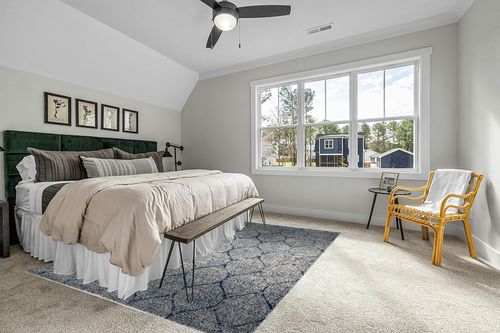 SAFAVIEH Madison Collection Area Rug - 8' x 10', Navy & Silver, Glam Ogee Trellis Distressed Design, Non-Shedding & Easy Care, Ideal for High Traffic Areas in Living Room, Bedroom (MAD604G) in Grey Traditional Bedroom with King Bed