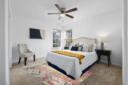 Multi Shabby Chic Living Room, Bedroom, Playroom, Dining Room, Nursery Room Area Rug in White and Yellow Modern Bedroom