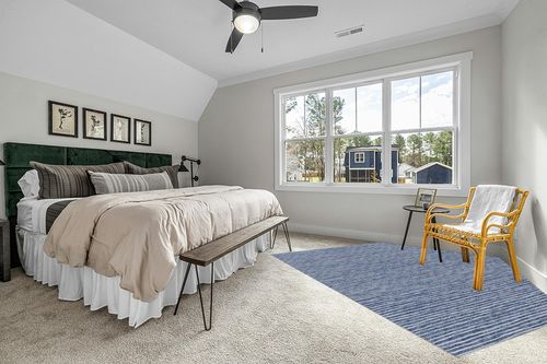 Dalyn Rugs Indoor/Outdoor Laidley LA1 Blue Washable 9' x 12' in Grey Traditional Bedroom with King Bed