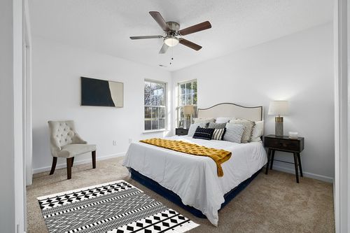 HEBE Bohe Area Rug in White and Yellow Modern Bedroom