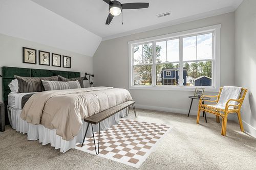 Wonnitar Checkered Washable Area Rug 5x7,Modern Large Rugs for Bedroom,Non-Shedding Soft Living Room Throw Mat,Geometric Checkerboard Floor Carpet for Dorm Bedroom Playroom,Khaki in Grey Traditional Bedroom with King Bed