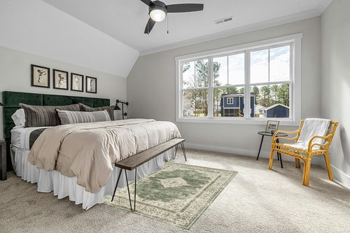 Valenrug Washable Rug 5x7 - Ultra Thin Green Collection Area Rug, Stain Resistant Non-Skid Rugs for Living Room, Antique Bedroom Rugs(5'x7', TPR40-Green) in Grey Traditional Bedroom with King Bed