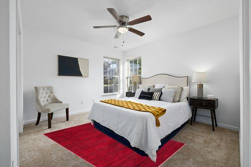 SAFAVIEH Adirondack Collection Area Rug - 5'1" x 7'6", Red & Black, Modern Abstract Design, Non-Shedding & Easy Care, Ideal for High Traffic Areas in Living Room, Bedroom (ADR117F) in White and Yellow Modern Bedroom
