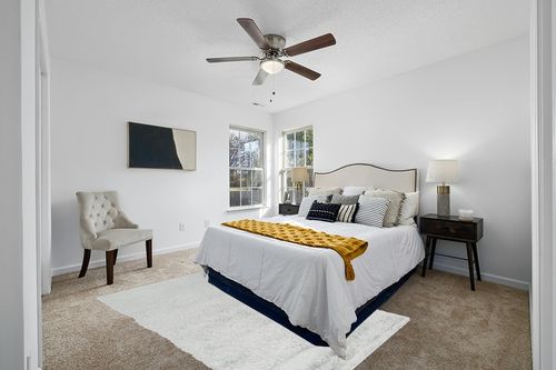 Paris Shag Collection 5' x 8' Sage in White and Yellow Modern Bedroom
