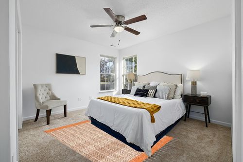 SAFAVIEH Cape Cod Collection Area Rug - 5' x 8', Orange & Natural, Handmade Stripe Jute & Cotton Braided Tassel, Ideal for High Traffic Areas in Living Room, Bedroom (CAP846P) in White and Yellow Modern Bedroom