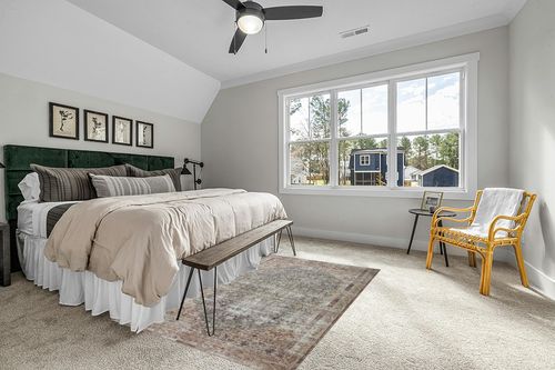 Loloi Amber Lewis x Loloi Georgie Collection GER-04 Teal/Antique 5'-0" x 7'-6" Area Rug in Grey Traditional Bedroom with King Bed