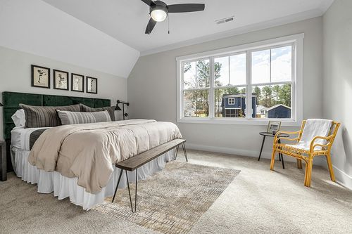 nuLOOM Chloe Abstract Contemporary Mosaic Area Rug - Beige 5' x 8' in Grey Traditional Bedroom with King Bed