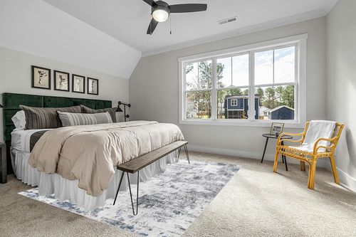 nuLOOM Dali Abstract Machine Washable Area Rug, 5x8, Grey in Grey Traditional Bedroom with King Bed