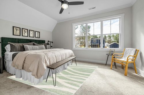 SAFAVIEH Adirondack Collection Area Rug - 8' x 10', Sage & Cream, Modern Wave Distressed Design, Non-Shedding & Easy Care, Ideal for High Traffic Areas in Living Room, Bedroom (ADR125X) in Grey Traditional Bedroom with King Bed