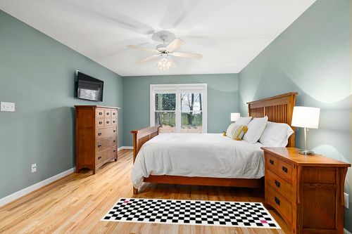 Wonnitar Modern Checkered 2x6 Runner Rug for Hallway,Washable Black and White Kitchen Rug Runner Geometric Bathroom Runner,Non-Slip Checkerboard Carpet Runner for Entryway Bedroom Doorway in Teal and Orange Wood Bedroom