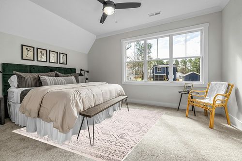 SAFAVIEH Tulum Collection Area Rug - 8' x 10', Ivory & Grey, Moroccan Boho Distressed Design, Non-Shedding & Easy Care, Ideal for High Traffic Areas in Living Room, Bedroom (TUL267A) in Grey Traditional Bedroom with King Bed
