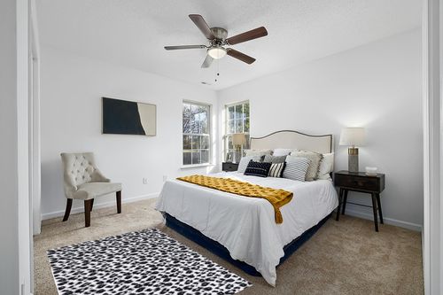 Fluffy Leopard Print Rug 4x6 Feet in White and Yellow Modern Bedroom