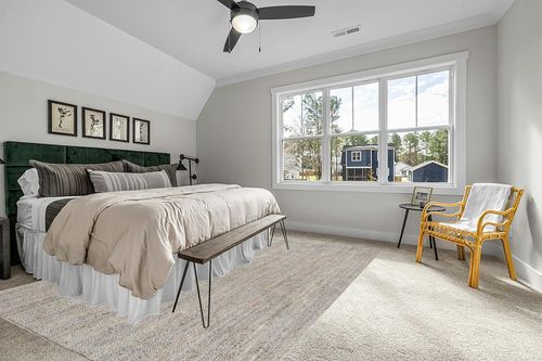 nuLOOM Rigo Hand Woven Farmhouse Jute Area Rug, 9x12, Grey in Grey Traditional Bedroom with King Bed