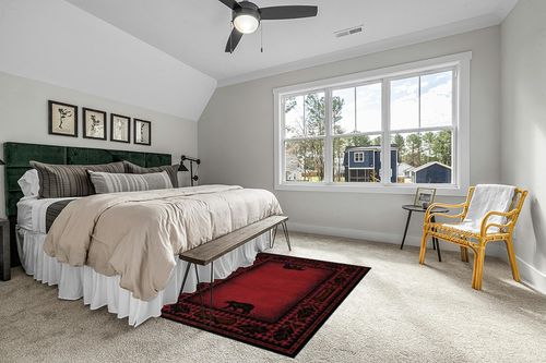 Rug Empire Rustic Lodge Cabin Bear Walk Area Rug, 5'3"x7'3" in Grey Traditional Bedroom with King Bed