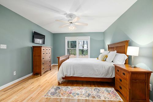 Cream/Multi Rug Non shedding, Stain Resistant, Pet friendly Living Room Runner in Teal and Orange Wood Bedroom