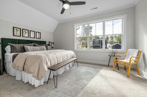 SAFAVIEH Brentwood Collection Area Rug - 9' x 12', Ivory & Grey, Modern Abstract Design, Non-Shedding & Easy Care, Ideal for High Traffic Areas in Living Room, Bedroom (BNT822A) in Grey Traditional Bedroom with King Bed
