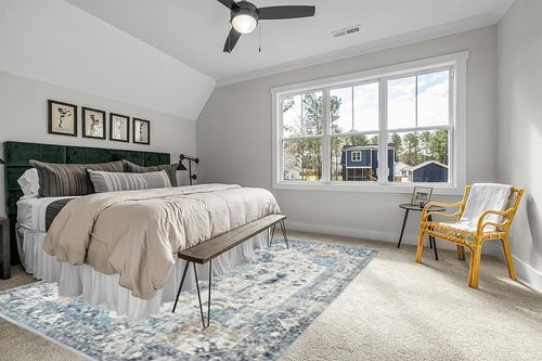 jinchan Area Rug 9x12 Washable Rug Indoor Vintage Rug Floor Cover Print Distressed Carpet Multi Thin Rug Chenille Blue Accent Rug Lightweight Non Slip Kitchen Living Room Bedroom Dining Room in Grey Traditional Bedroom with King Bed