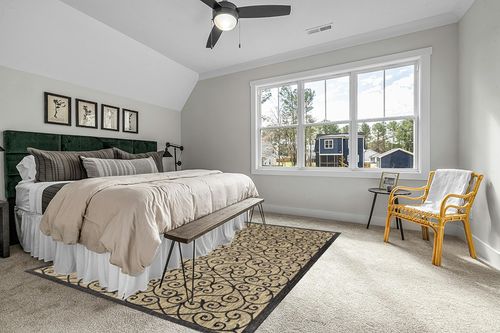 JONATHAN Y Madrid Vintage Filigree Textured Weave Indoor/Outdoor Black/Khaki 8 ft. x 10 ft. Area-Rug, Classic,Easy-Cleaning,HighTraffic,LivingRoom,Backyard, Non Shedding, SMB107A-8 in Grey Traditional Bedroom with King Bed