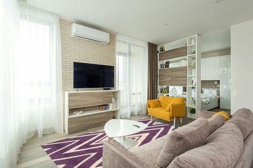 SAFAVIEH Cambridge Collection Area Rug - 6' x 9', Purple & Ivory, Handmade Chevron Wool, Ideal for High Traffic Areas in Living Room, Bedroom (CAM711P) in Light Modern Living Room with TV