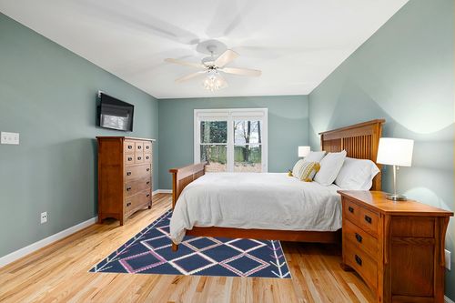 SAFAVIEH Bellagio Collection 6' x 9' Navy / Multi BLG563N Handmade Moroccan Boho Premium Wool Area Rug in Teal and Orange Wood Bedroom