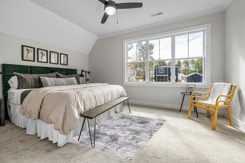 Area Rug Living Room : 5x7 Indoor Soft Fluffy Abstract Carpet for Bedroom Kitchen Dining Room Floor Washable Plush Throw Large Accent Rug Home Office Nursery Decor - Gray in Grey Traditional Bedroom with King Bed
